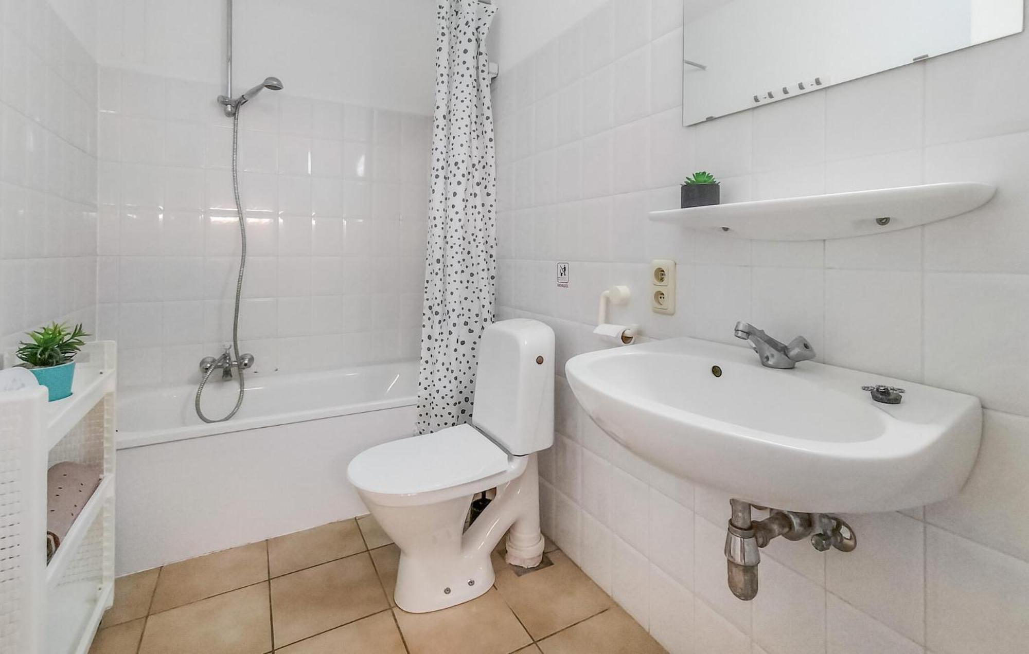 Beautiful Apartment In Bredene With Kitchen Esterno foto
